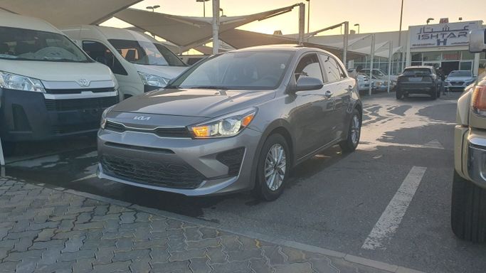 مستعملة Kia Rio فيس ليفت IV (السوق العالمية), 1.4 l, 2023 في في الشارقة من Ishtar Used Cars، اللون رمادي. المواصفات الكندية | AUTO.AE