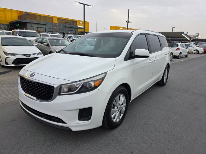 Used Kia Sedona III, 3.3 l, 2016 in Sharjah by Al Mina Used Cars, White color. American Specs | AUTO.AE
