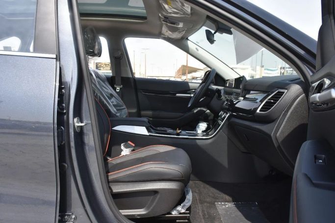 New Kia Seltos I Facelift, 1.6 l, 2025 in Sharjah by Alfaris Used Cars, Grey color. Other | AUTO.AE