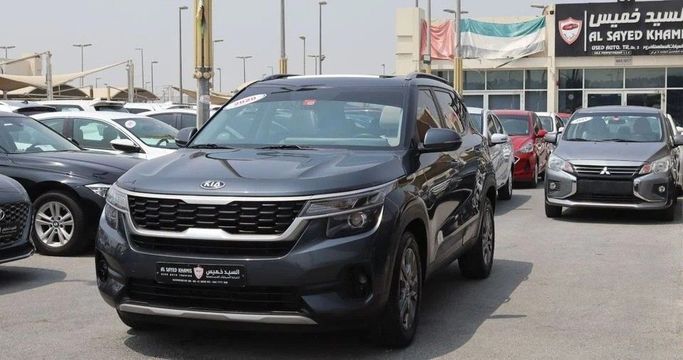 Used Kia Seltos I, 1.6 l, 2020 in Sharjah by Al Sayed Khamis Used Cars, Grey color. GCC Specs | AUTO.AE