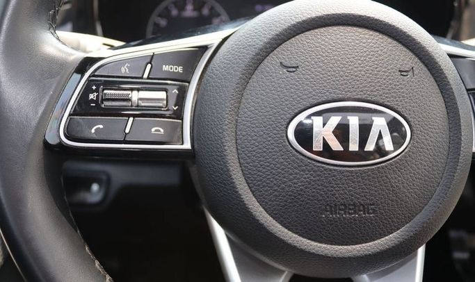 Used Kia Seltos I, 1.6 l, 2020 in Sharjah by Al Sayed Khamis Used Cars, Grey color. GCC Specs | AUTO.AE