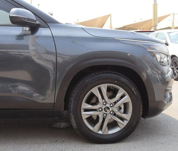 Used Kia Seltos I, 1.6 l, 2020 in Sharjah by Al Sayed Khamis Used Cars, Grey color. GCC Specs | AUTO.AE