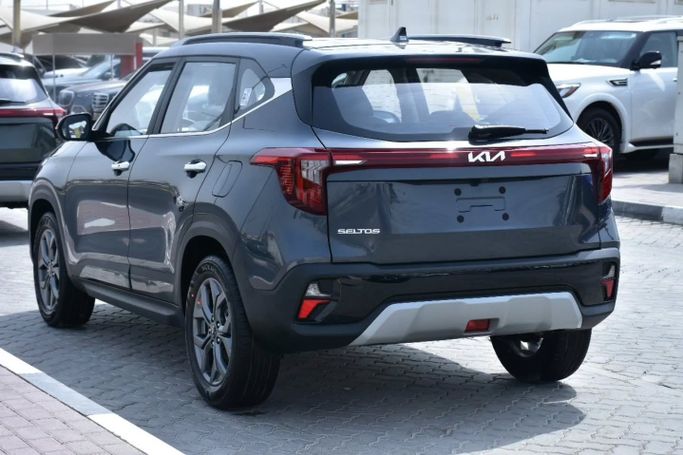 Новый Kia Seltos I Рестайлинг, 1.6 л, 2025 в Шардже от Alfaris Used Cars Серый цвет. Other | AUTO.AE