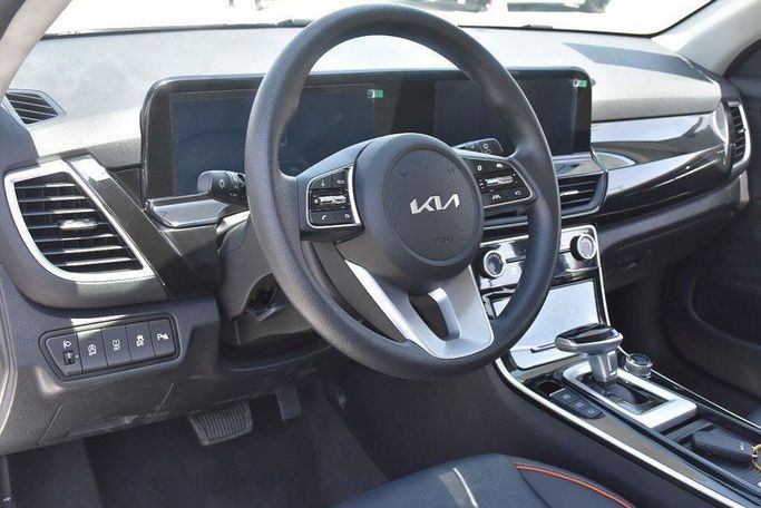 New Kia Seltos I Facelift, 1.6 l, 2025 in Sharjah by Alfaris Used Cars, White color. Other | AUTO.AE