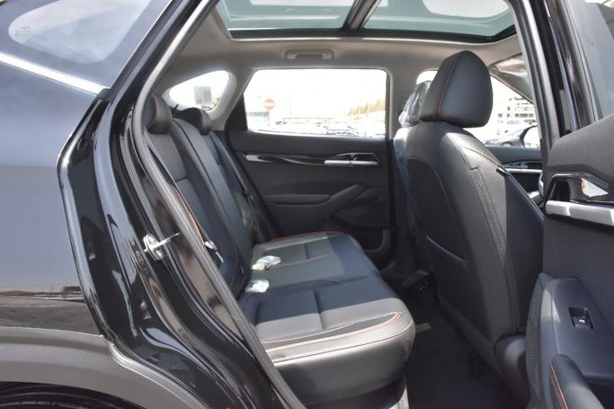 New Kia Seltos I Facelift, 1.6 l, 2024 in Sharjah by Alfaris Used Cars, Black color. Other | AUTO.AE