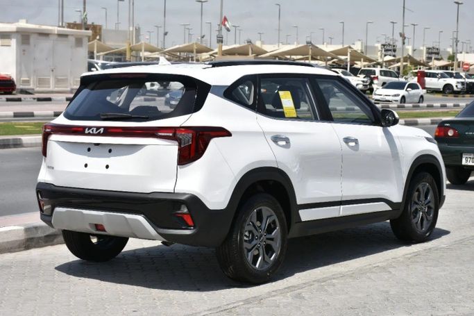 Новый Kia Seltos I Рестайлинг, 1.6 л, 2024 в Шардже от Alfaris Used Cars Белый цвет. Other | AUTO.AE