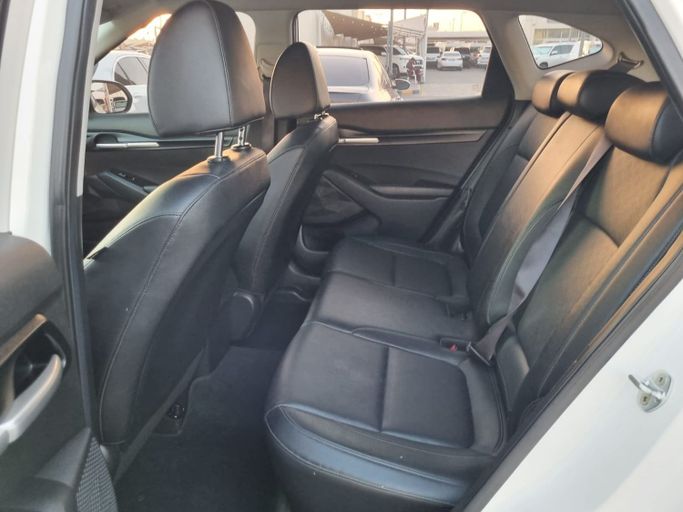 Подержанный Kia Seltos I, 1.6 л, 2020 в Шардже от Al Rukn Al Masie Used Cars Белый цвет. Корейская | AUTO.AE