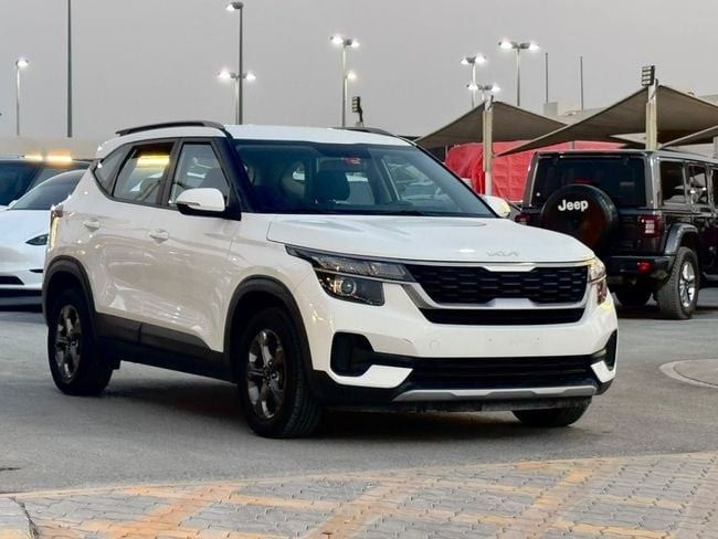 Подержанный ⁦Kia Seltos I, 1.6 л, 2022⁩ в ОАЭ, Шарджа от DARB MOTORS Белый цвет. GCC | AUTO.AE | Объявление #288020