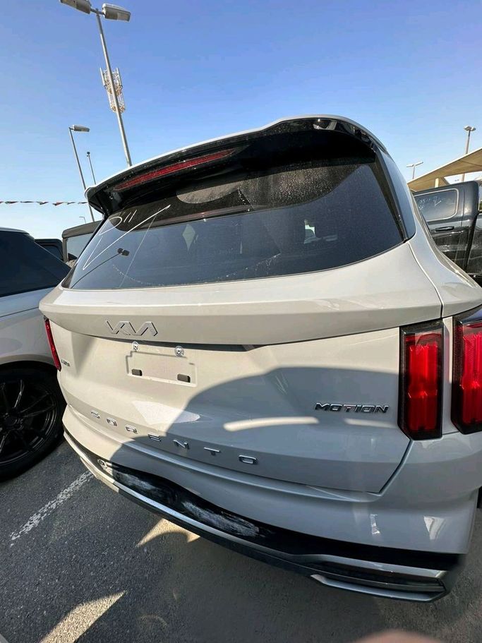 Used Kia Sorento IV, 3.5 l, 2022 in Sharjah by MK Cars, White color. Other | AUTO.AE