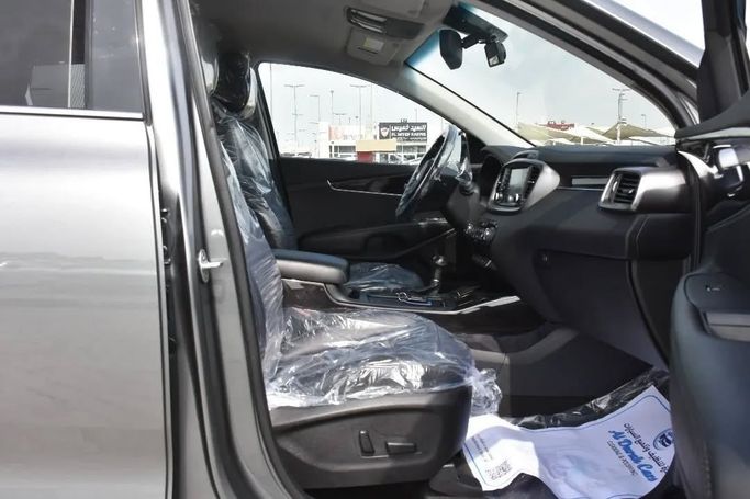 Подержанный Kia Sorento III Prime Рестайлинг, 2.0 л, 2020 в Шардже от Alfaris Used Cars Серый цвет. Other | AUTO.AE
