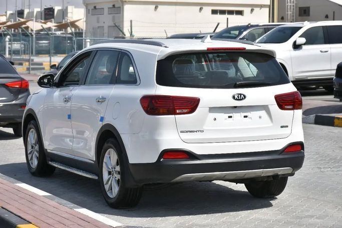 Подержанный Kia Sorento III Prime Рестайлинг, 2.0 л, 2020 в Шардже от Alfaris Used Cars Белый цвет. Other | AUTO.AE