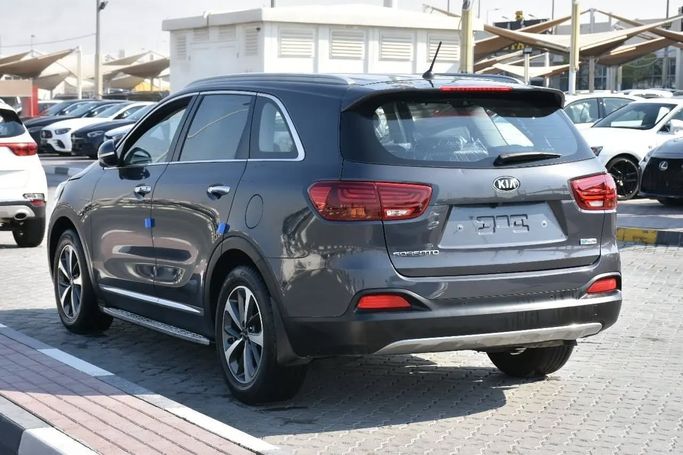 Подержанный Kia Sorento III Prime Рестайлинг, 2.0 л, 2020 в Шардже от Alfaris Used Cars Серый цвет. Other | AUTO.AE