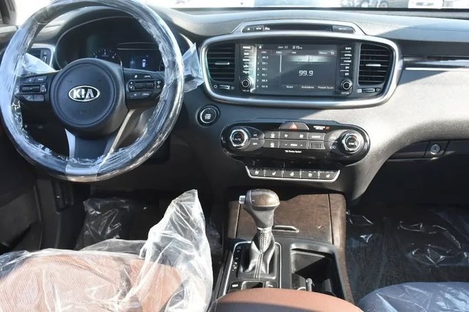 Подержанный Kia Sorento III Prime Рестайлинг, 2.0 л, 2020 в Шардже от Alfaris Used Cars Черный цвет. Other | AUTO.AE