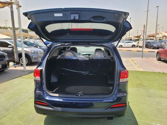 Used Kia Sorento III Prime Facelift, 2.4 l, 2018 in Sharjah by Tabarak Used Cars, Blue color. American Specs | AUTO.AE