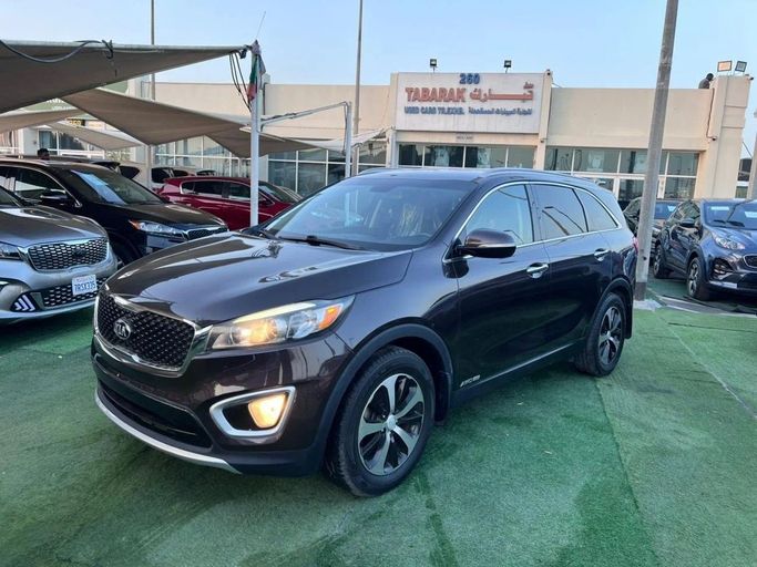 Подержанный Kia Sorento III Prime, 3.3 л, 2017 в Шардже от Tabarak Used Cars Коричневый цвет. Американская | AUTO.AE