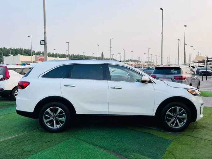 Подержанный Kia Sorento III Prime Рестайлинг, 3.3 л, 2019 в Шардже от Tabarak Used Cars Белый цвет. Американская | AUTO.AE
