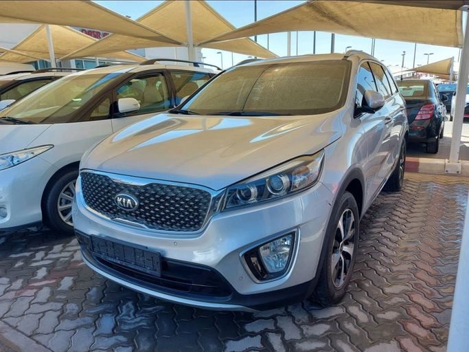 Used Kia Sorento III Prime, 3.3 l, 2016 in Sharjah by Al Qanaah Used Cars, Silver color. GCC Specs | AUTO.AE