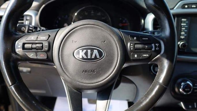 Подержанный Kia Sorento III Prime Рестайлинг, 3.3 л, 2017 в Шардже от OMC Used Cars Черный цвет. Американская | AUTO.AE