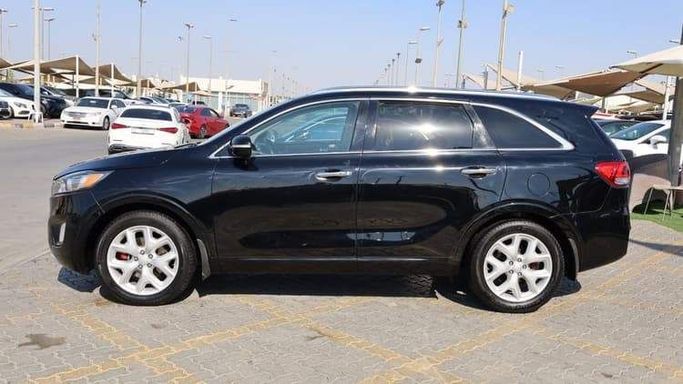 Подержанный Kia Sorento III Prime Рестайлинг, 3.3 л, 2017 в Шардже от OMC Used Cars Черный цвет. Американская | AUTO.AE
