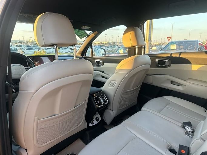 Подержанный Kia Sorento IV, 1.6 л, 2022 в Шардже от Badar Used Cars Белый цвет.  | AUTO.AE