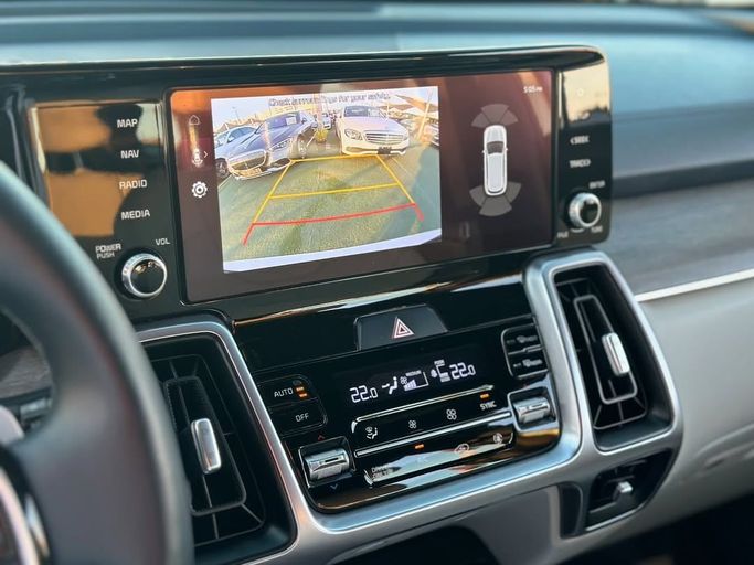 Подержанный Kia Sorento IV, 1.6 л, 2022 в Шардже от Badar Used Cars Белый цвет.  | AUTO.AE