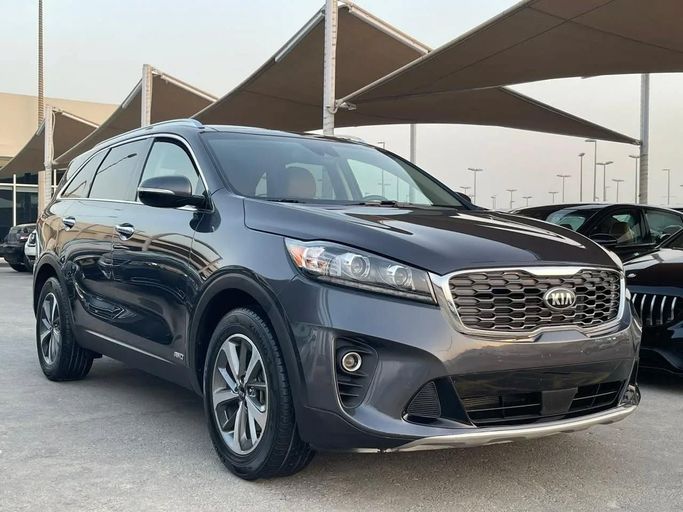 Used Kia Sorento II Facelift, 3.3 l, 2019 in Sharjah by Al Nukhba Al Malakyah Used Cars, Grey color. American Specs | AUTO.AE