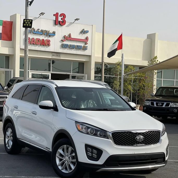 Used Kia Sorento III Prime, 3.3 l, 2016 in Sharjah by Badar Used Cars, White color.  | AUTO.AE