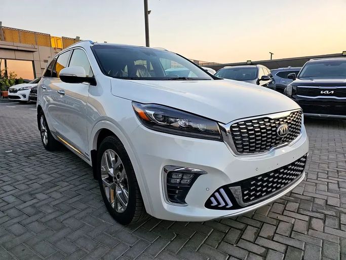 مستعملة Kia Sorento عملية شد الوجه III برايم برايم, 3.3 l, 2019 في في الشارقة من Al Hedou Used Cars، اللون أبيض. المواصفات الكندية | AUTO.AE