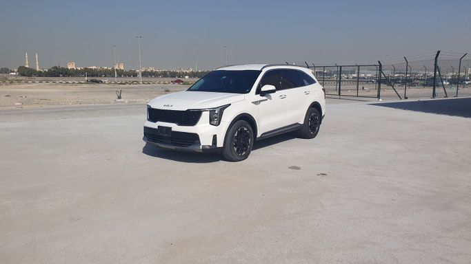 مستعملة Kia Sorento فيس ليفت IV, 2.5 l, 2024 في في الشارقة من Ishtar Used Cars، اللون أبيض. مواصفات الخليج | AUTO.AE