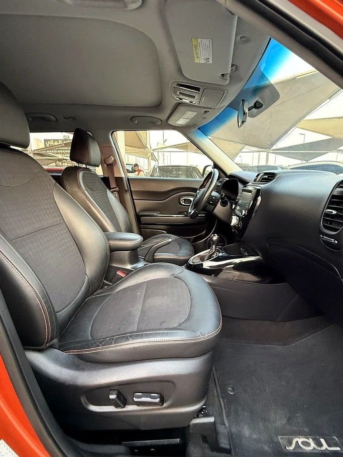 Подержанный Kia Soul II Рестайлинг, 1.6 л, 2018 в Шардже от Elmorshedi Motors Оранжевый цвет. Американская | AUTO.AE