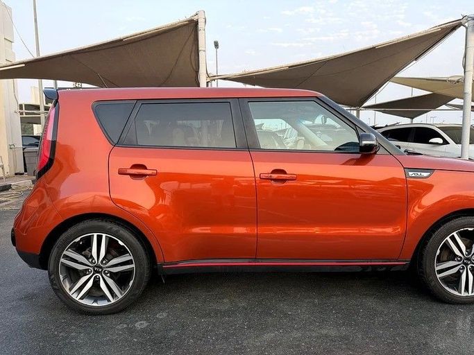 Подержанный Kia Soul II Рестайлинг, 1.6 л, 2018 в Шардже от Elmorshedi Motors Оранжевый цвет. Американская | AUTO.AE