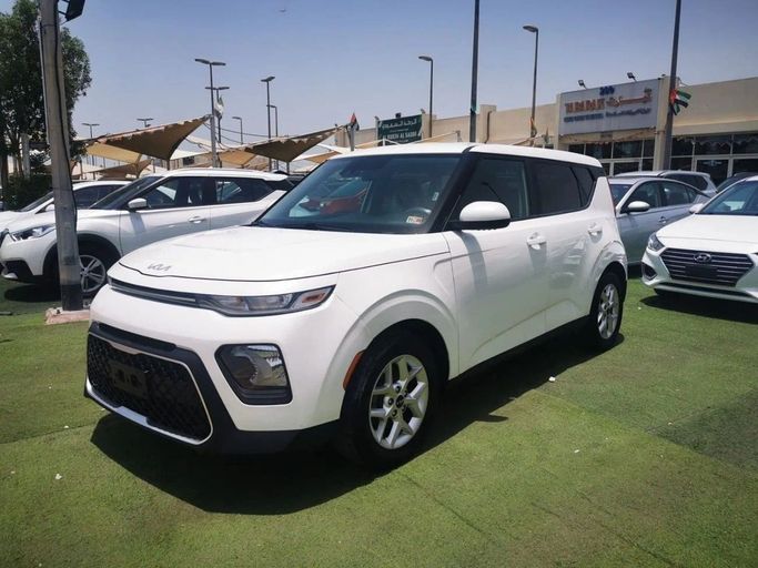 Подержанный Kia Soul III Рестайлинг, 2.0 л, 2022 в Шардже от Tabarak Used Cars Белый цвет. Американская | AUTO.AE