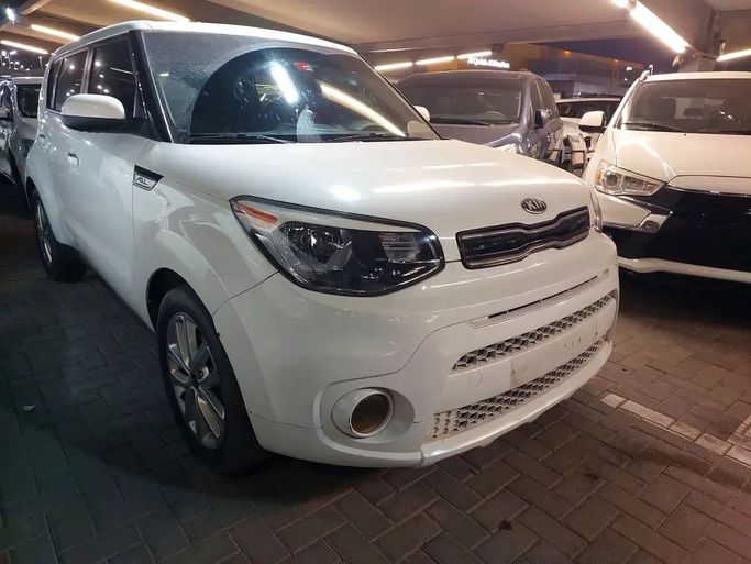 Подержанный Kia Soul II Рестайлинг, 1.6 л, 2018 в Шардже от Al Aqsa Used Cars Белый цвет. Американская | AUTO.AE