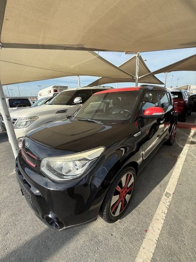 مستعملة Kia Soul ثانياً, 1.6 l, 2015 في في الشارقة من Emirates & Gulf used cars، اللون أسود. مواصفات الخليج | AUTO.AE