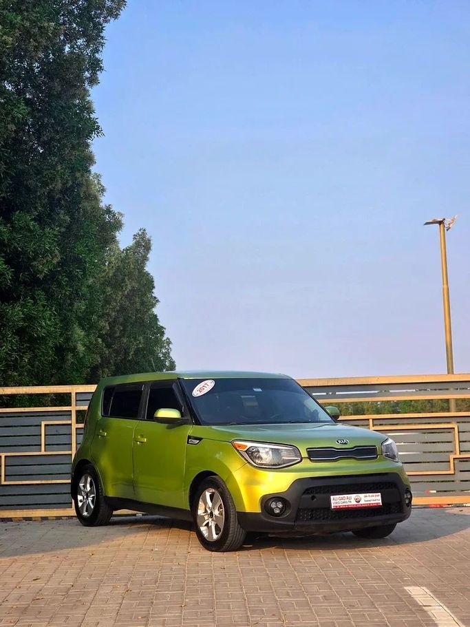 Подержанный Kia Soul II Рестайлинг, 2.0 л, 2017 в Шардже от Ali Gad Ali Used Cars Зеленый цвет. Американская | AUTO.AE