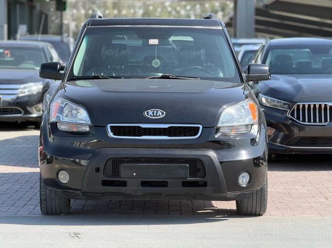 مستعملة Kia Soul أنا فيس ليفت, 1.6 l, 2011 في في الشارقة، اللون أسود. المواصفات الكندية | AUTO.AE