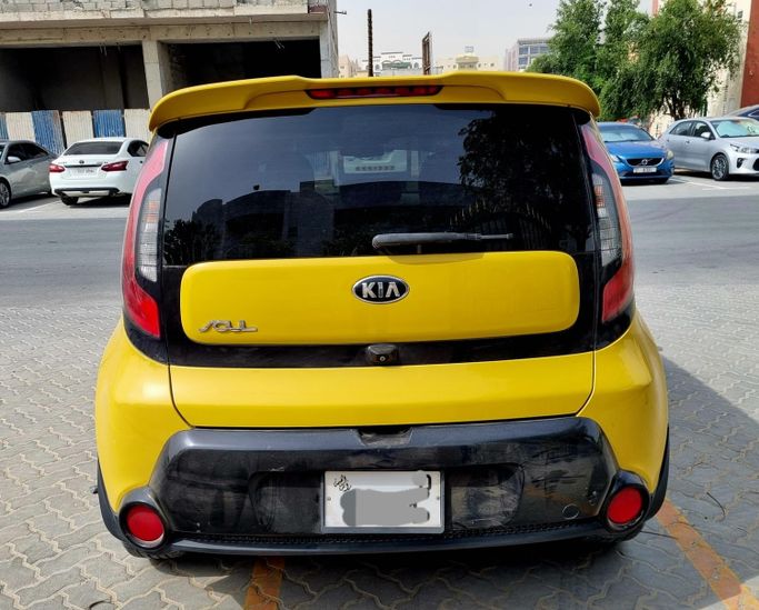 مستعملة Kia Soul فيس ليفت الثاني, 2.0 l, 2016 في في الشارقة، اللون أصفر. المواصفات الأمريكية | AUTO.AE | إعلان #271772