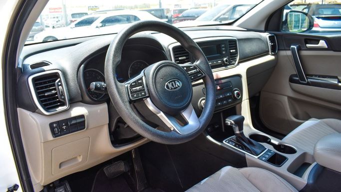 Used Kia Sportage IV Facelift, 2.0 l, 2020 in Sharjah by Alsaadi Motors, White color. Other | AUTO.AE