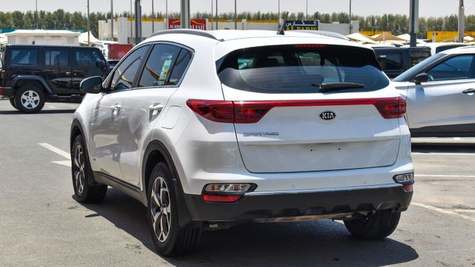 Used Kia Sportage IV Facelift, 2.0 l, 2020 in Sharjah by Alsaadi Motors, White color. Other | AUTO.AE