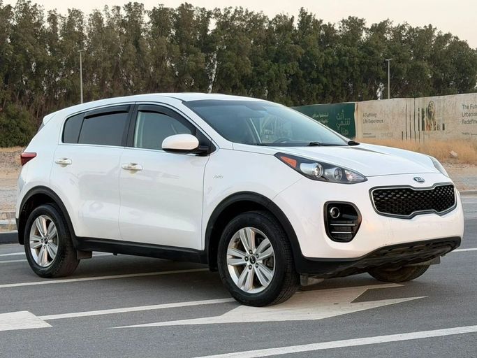 Used Kia Sportage IV, 2.4 l, 2019 in UAE, Sharjah by Laqtah Used Cars, White color. American Specs | AUTO.AE | Listing #272750