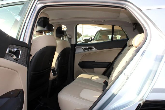 Used Kia Sportage V, 1.6 l, 2023 in UAE, Sharjah by Sama alsaadah Cars, Grey color. GCC Specs | AUTO.AE | Listing #295357 — photo 10 of 15
