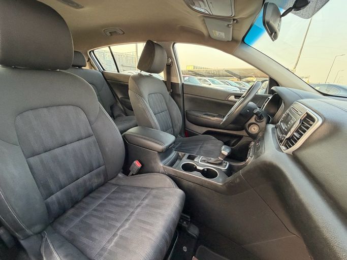 Used Kia Sportage IV, 2.0 l, 2019 in UAE, Sharjah by Hesham Safwat  Used Cars, Silver color. GCC Specs | AUTO.AE | Listing #295401 — photo 11 of 18