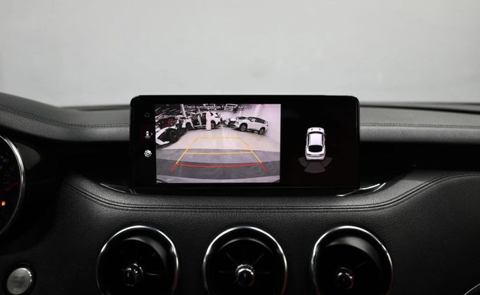 Подержанный Kia Stinger I Рестайлинг, 2.5 л, 2022 в Шардже от Al Qassem Cars Trading Серебристый цвет. Американская | AUTO.AE