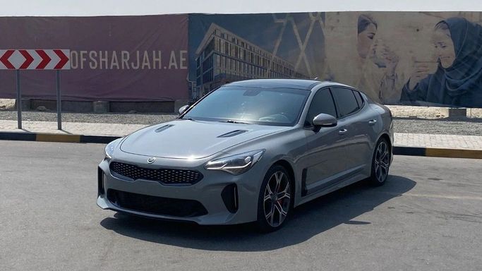 Used Kia Stinger I Facelift, 3.3 l, 2020 in Sharjah by Halla Cars, Grey color. GCC Specs | AUTO.AE