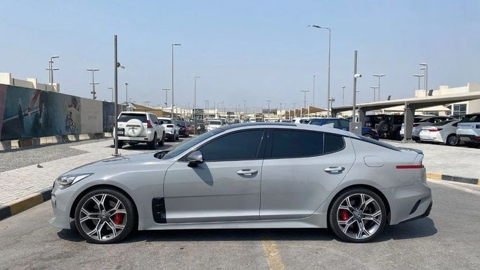 Used Kia Stinger I Facelift, 3.3 l, 2020 in Sharjah by Halla Cars, Grey color. GCC Specs | AUTO.AE