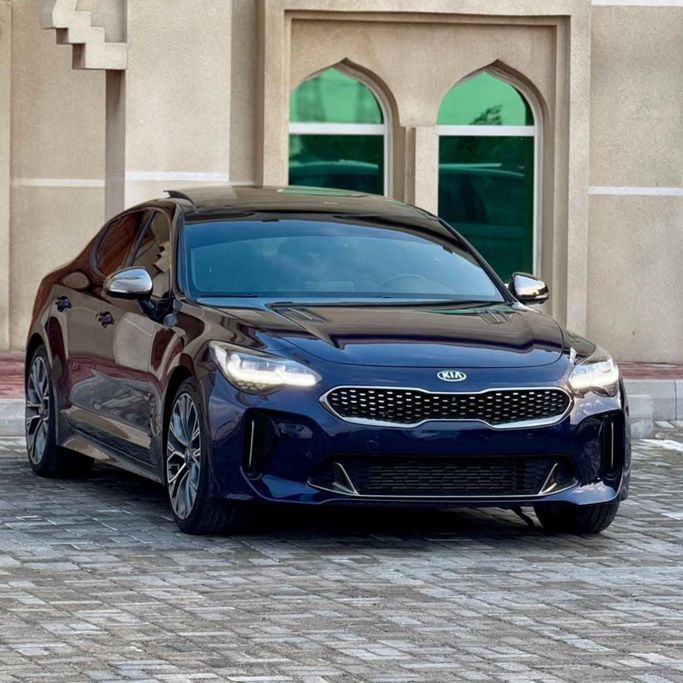Подержанный Kia Stinger I, 3.3 л, 2019 в Шардже от Sarmad Cars Тёмно-синий цвет. Other | AUTO.AE