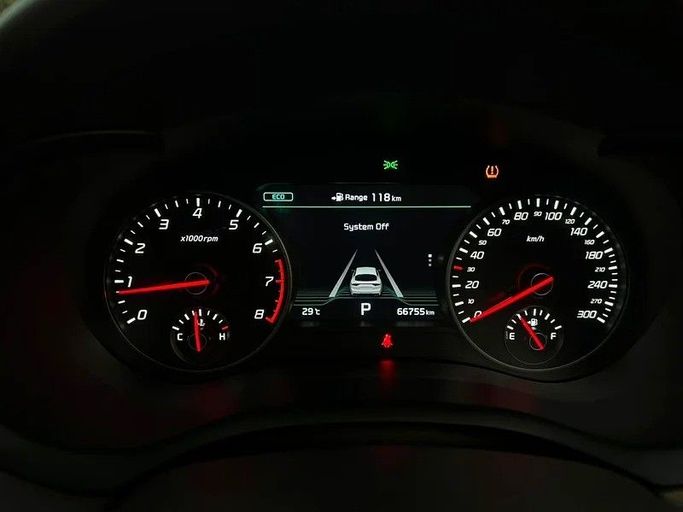 Подержанный Kia Stinger I, 2.0 л, 2020 в Шардже от Al Ahd Used Cars Красный цвет. Корейская | AUTO.AE