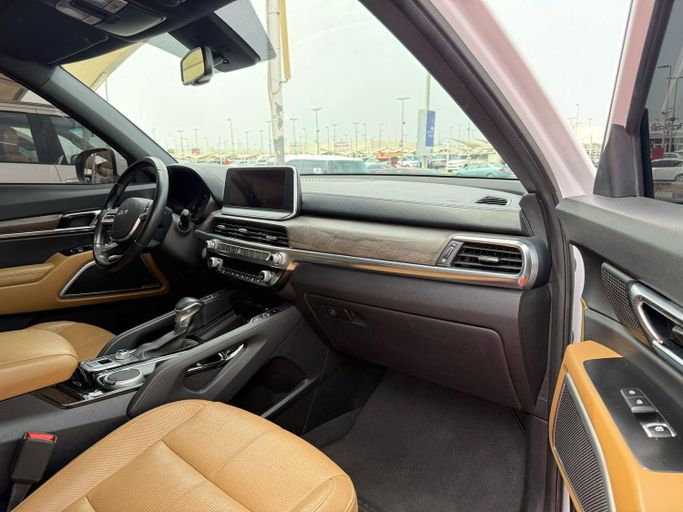 Used Kia Telluride I, 3.8 l, 2022 in Sharjah by Al Aram Cars, White color. GCC Specs | AUTO.AE