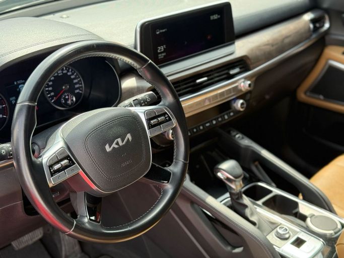 Used Kia Telluride I, 3.8 l, 2022 in Sharjah by Al Aram Cars, White color. GCC Specs | AUTO.AE