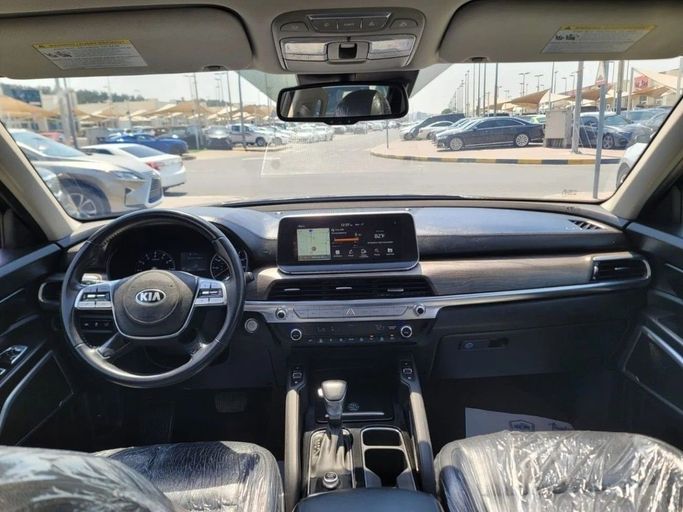 Used Kia Telluride I, 3.8 l, 2020 in Sharjah by Tabarak Used Cars, Grey color. American Specs | AUTO.AE